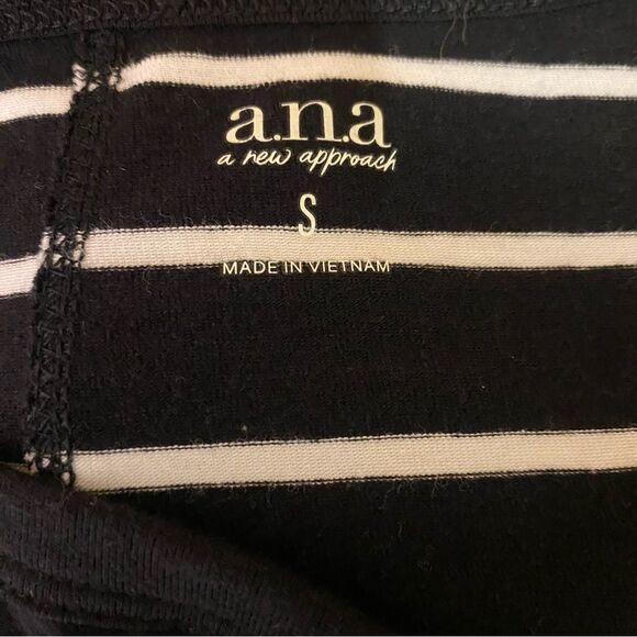 a.n.a Long Sleeve Striped Tee Rounded Neckline Womens Size Small Soft Jersey - Picture 5 of 6